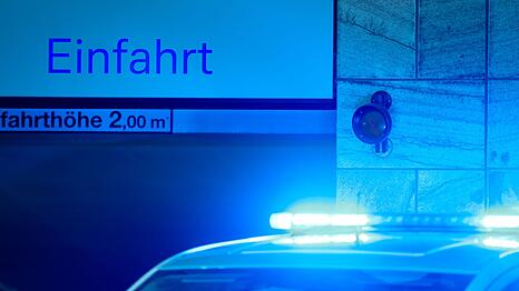 Die Polizei hat die Spuren in mehreren M&uuml;nchner Tiefgaragen gesichert. (Symbolbild)