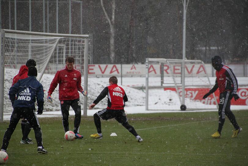 6 gegen 2. Trainer Michael Wiesinger spielt ebenfalls mit.