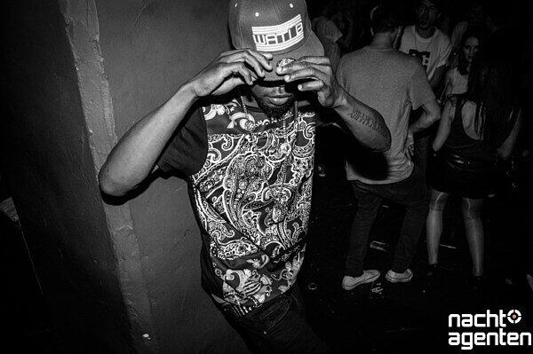 "Worst Behaviour" war das Motto am Samstag im "Crux". Mehr Bilder unter: Tracht und Club - das passt zusammen! Am Dienstag wurde beim "Heimatabend" im "8below" gefeiert. Mehr Bilder unter: www.nachtagenten.de