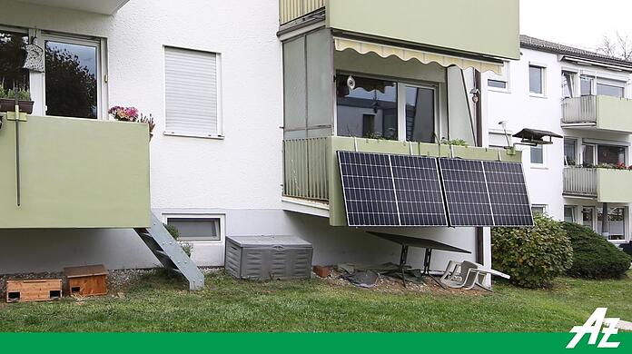 Balkon: Immer mehr Solarmodule sind dort in München angebracht