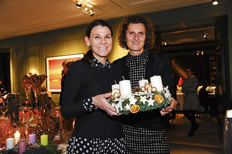 Top-Ärztin Marion Kiechle und Gastgeberin Innegrit Volkhardt (r.).