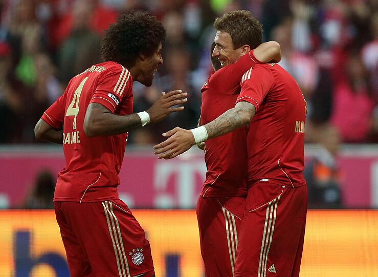 Mit 6:1 gegen Stuttgart verteidigt der FC Bayern die Tabellenführung verteidigt - und legt den besten Saisonstart seit fünf Jahren hin. Die Bilder vom Spiel