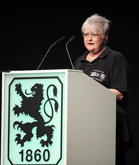 Die Bilder von der Mitgliederversammlung der Münchner Löwen im Zenith.