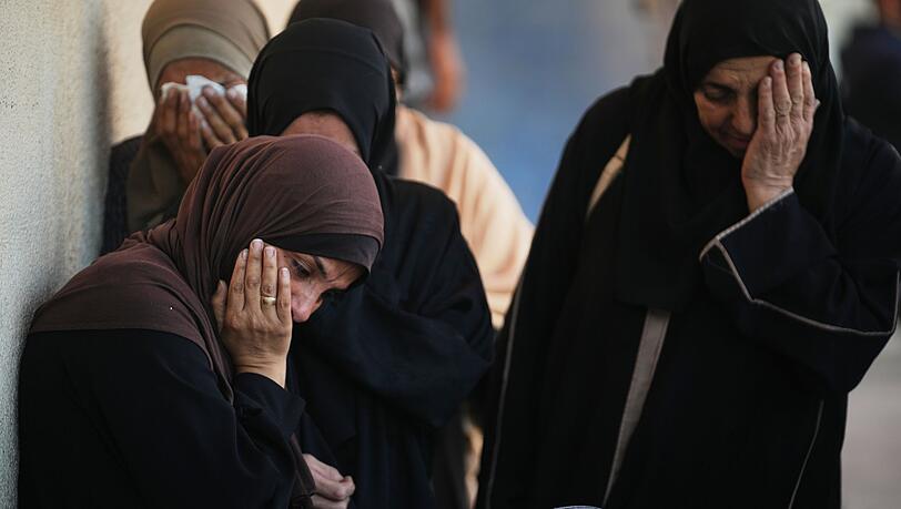 Die von der Hamas kontrollierte Gesundheitsbehörde im Gazastreifen geht davon aus, dass noch zahlreiche Tote unter Trümmern verschüttet sind. (Archivbild) Die von der Hamas kontrollierte Gesundheitsbehörde im Gazastreifen geht davon aus, dass noch zahlreiche Tote unter Trümmern verschüttet sind. (Archivbild)