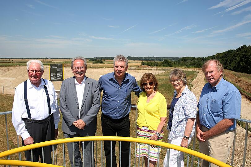 OB Dieter Reiter (3.v.l.) mit den Alt-OBs Hans-Jochen Vogel und Christian Ude, Charlotte Knobloch, Gertraud Burkert und Bruno Reichart (v.l.).