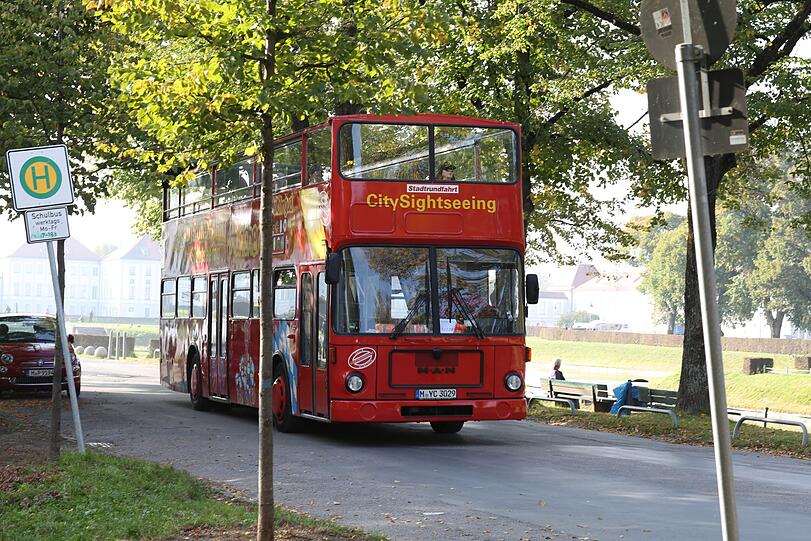 Die roten Doppeldecker-Busse sind hier Stammgäste.