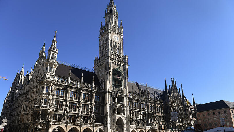 Im Rathaus wird radikal der Rotstift angesetzt. Die AZ gibt einen Überblick über die Sparpläne der Stadtregierung. Im Rathaus wird radikal der Rotstift angesetzt. Die AZ gibt einen Überblick über die Sparpläne der Stadtregierung.