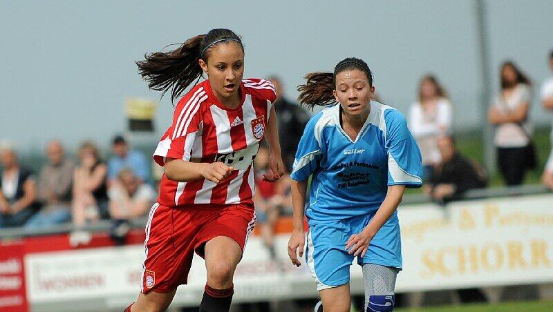 Münchens bekanntestes Frauenteam: Der FC Bayern hat zwei U17-Mädchenmannschaften. Münchens bekanntestes Frauenteam: Der FC Bayern hat zwei U17-Mädchenmannschaften.