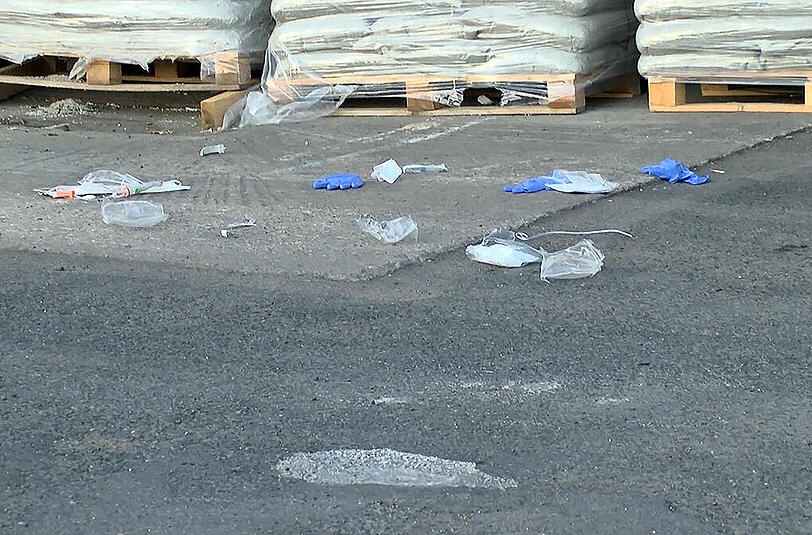 Am Mainufer konnte eine Spezialeinheit der Polizei den Täter stellen. Als er die Polizisten Angriff, wurde er erschossen.