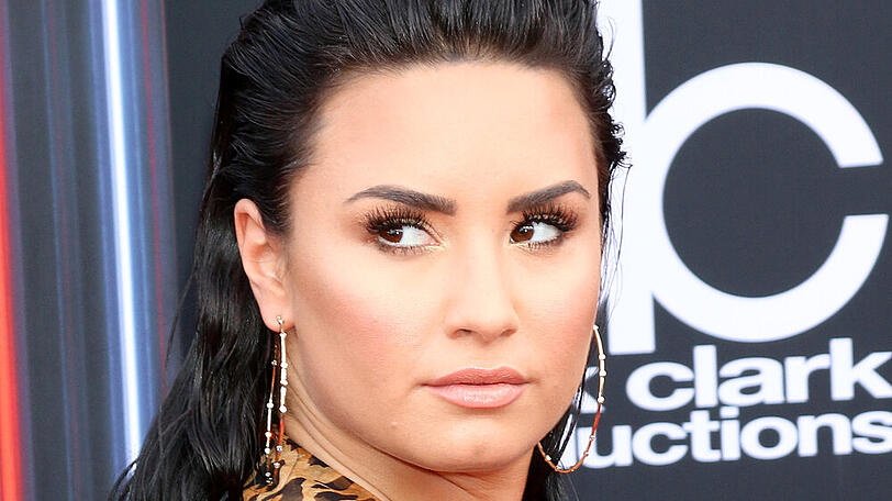 Sängerin Demi Lovato hat ein geliebtes Familienmitglied verloren.