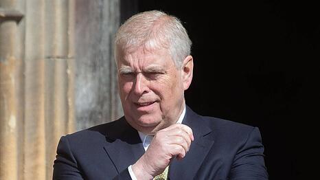 Andrew Mountbatten-Windsor hatte offenbar regen E-Mail Kontakt mit Jeffrey Epstein.