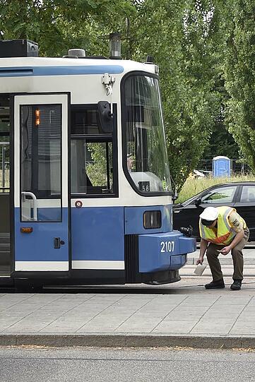 Am Cosimabad und am Frankfurter Ring wurden mehrere Personen bei einem Tram- und einem Busunfall verletzt.