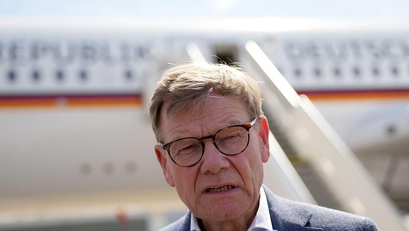 Außenminister Johann Wadephul (CDU) reist nach Japan und Indonesien. Auch dort wird die Lage in der Ukraine und der Umgang mit China eine große Rolle spielen.