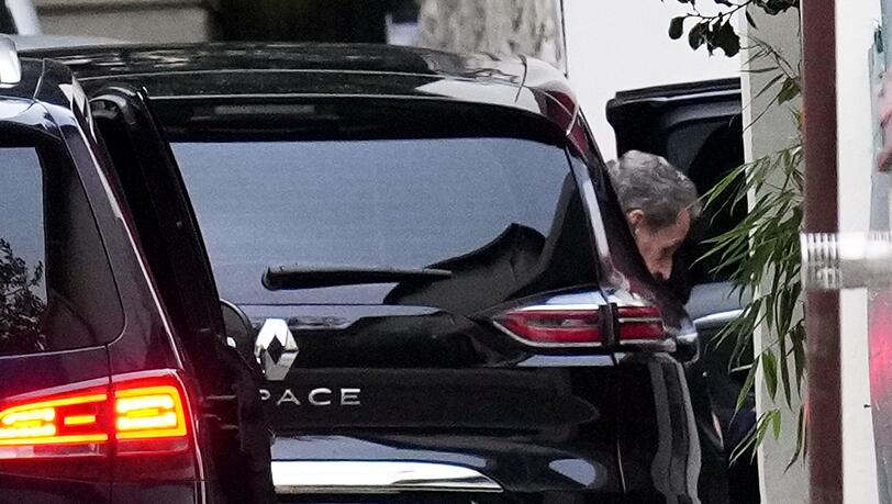 Sarkozy ist nach drei Wochen Haft wieder zu Hause.