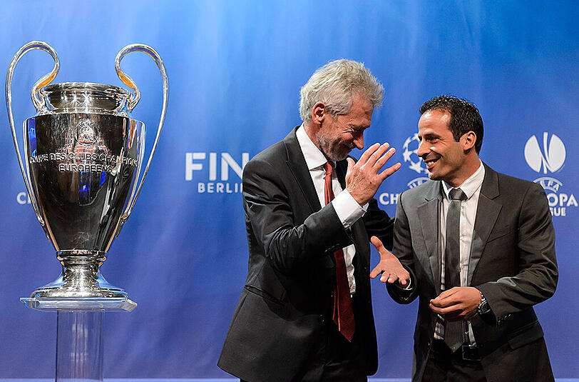 Paul Breitner und Ludovic Giuly hatten bei der Auslosung auch einiges zum Lachen.