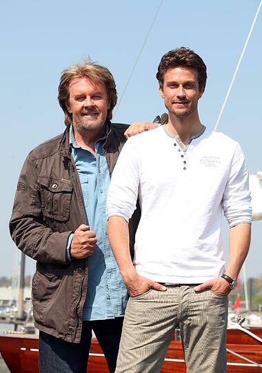 Wayne Carpendale (38): Der Sohn von Schmusesänger Howard Carpendale («Hello Again») hat nicht nur ein Vordiplom in Betriebswirtschaft in der Tasche. Er kann eine Menge TV-Rollen vorweisen - von der RTL-Soap «Unter uns» bis zur ZDF-Satire «Lerchenberg». Er moderierte bei RTL das Spektakel «Dancing on Ice». Für Sat.1 führte er durch die Shows «Nur die Liebe zählt» und «Deal or No Deal».