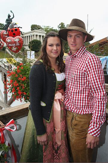 Wiesn-Besuch mit Ehefrau Jessica: 2013 spielte Toni Kroos noch beim FC Bayern München