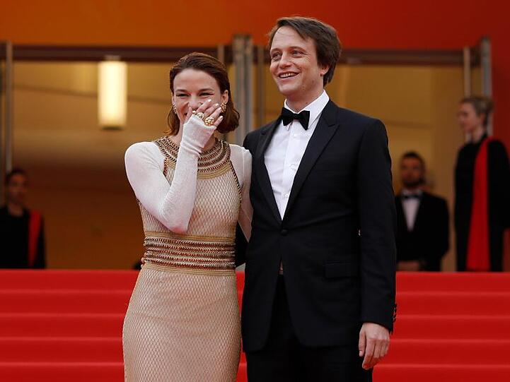 August Diehl und Valerie Pachner vor der Premiere ihres Films "A Hidden Life" in Cannes.