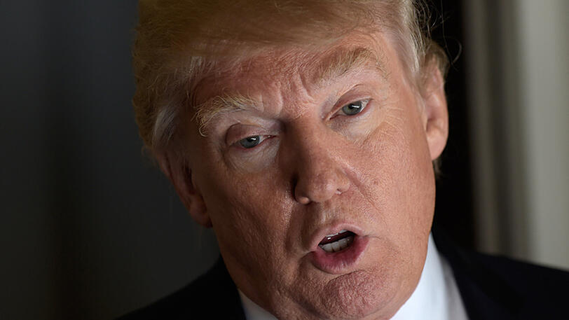 Das von US-Präsident Donald Trump verhängte Einreiseverbot für Muslime und Flüchtlinge wurde von einem Bundesrichter gestoppt.