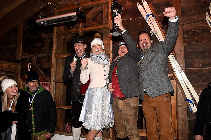 Sven Martinek, Lisa Loch, Axel Munz und Christian Lehner (Inhaber Parkcafe)