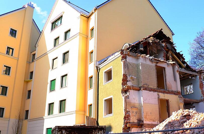 Dann kam auch der Rest unter die Abrissbirne