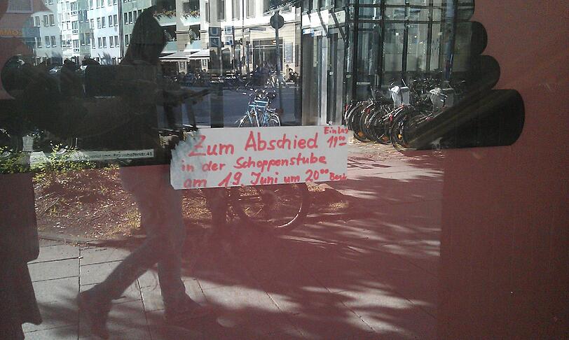 Damit die wissen, wo sie hingehen können, jetzt, wo's Gertis Schoppenstube nicht mehr gibt.