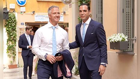 Ralf Schumacher und &Eacute;tienne Bousquet-Cassagne am Tag ihrer Hochzeit.