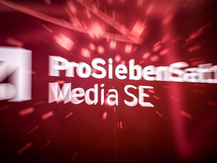 Das Logo der Mediengruppe ProSiebenSat.1 Media SE. Foto: Sina Schuldt/dpa/Archivbild