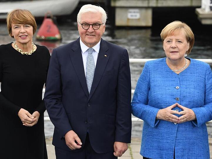 Spitzenpolitiker in Kiel: Schleswig-Holstein, als Land mit dem aktuellen Bundesratsvorsitz, richtet in diesem Jahr die zentrale Feier zum 3. Oktober aus.