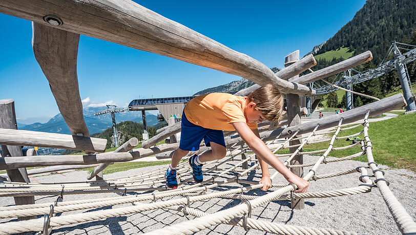 Herumtoben ausdrücklich erlaubt: Kinder können sich auf dem Spielplatz an der Berg- und Mittelstation so richtig auspowern. Herumtoben ausdrücklich erlaubt: Kinder können sich auf dem Spielplatz an der Berg- und Mittelstation so richtig auspowern.