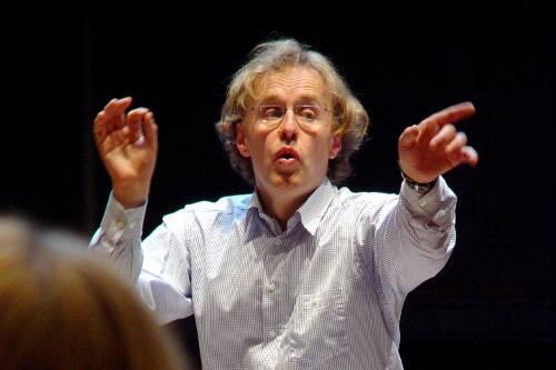 Geistvoll und mit Esprit durch Barock und Klassik: Martin Haselböck kommt am 19. Juni mit seiner Wiener Akademie, dem Wiener Kammerchor und Haydn zur Nürnberger ION.