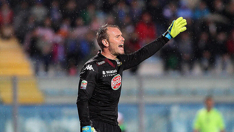 Mechelens Torwart Jean-Francois Gillet (hier noch im Trikot des FC Turin) wurde gegen den RSC Anderlecht zum Matchwinner, indem er drei Elfmeter hielt. Mechelens Torwart Jean-Francois Gillet (hier noch im Trikot des FC Turin) wurde gegen den RSC Anderlecht zum Matchwinner, indem er drei Elfmeter hielt.