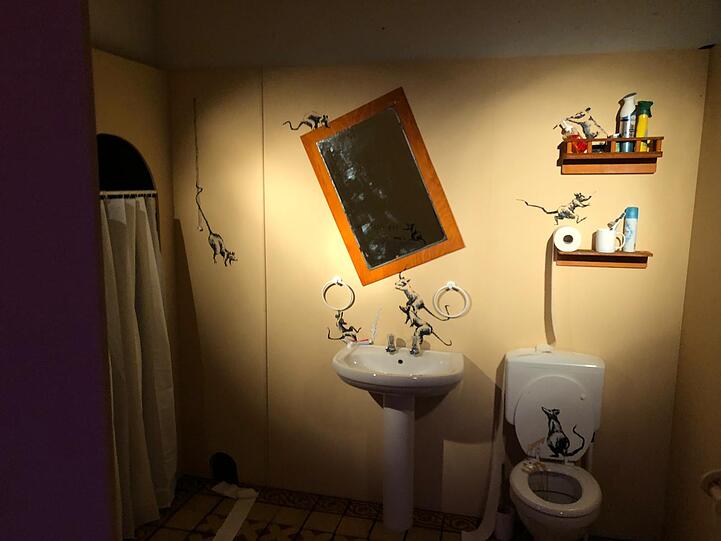 Zahlreiche Banksy-Motive haben den Weg auch in den kommerziellen Alltag gefunden.