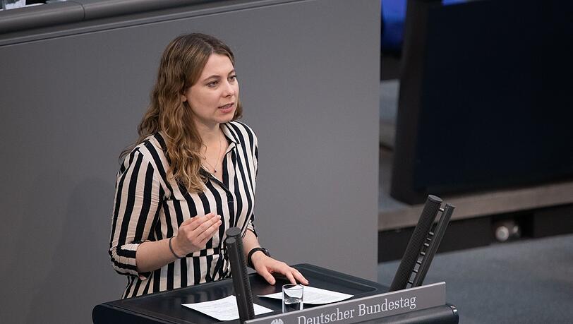 Jamila Schäfer hat überraschend als Direktkandidatin den Wahlkreis München-Süd geholt Jamila Schäfer hat überraschend als Direktkandidatin den Wahlkreis München-Süd geholt