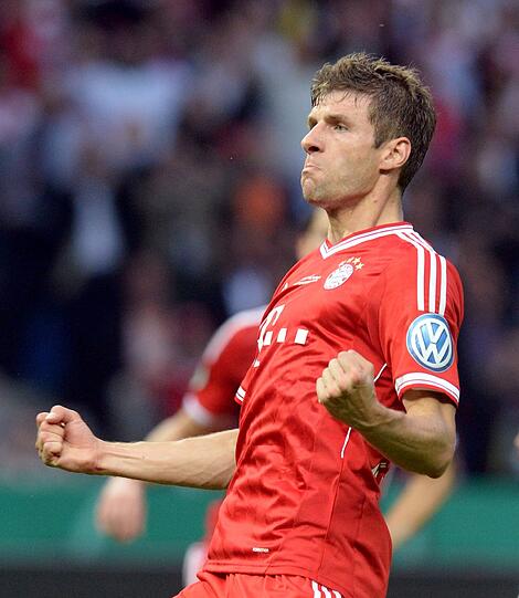 THOMAS MÜLLER: NOTE 2. War wie Robben und Ribéry am Abend zuvor in Eindhoven, daher nur mit knapp 20 Minuten Einsatzzeit. War sofort im Spiel, köpfte nach Lahm-Flanke das 4:0 (52.).