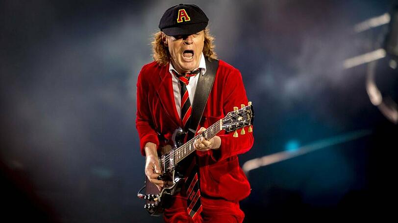 Trotz vieler gerauchter Zigaretten immer noch gut zu Fuß: AC/DC-Gitarrist Angus Young