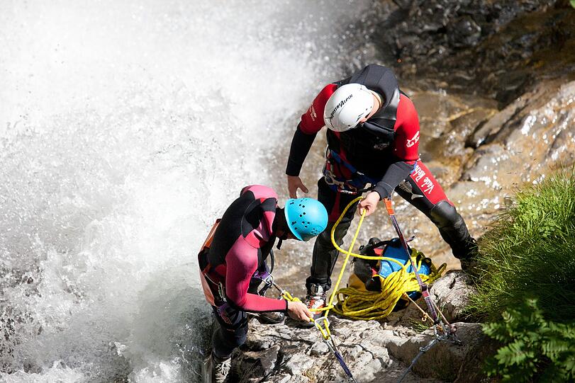 Bei einem Kletterunfall im Allgäu wurde ein 53-jähriger Mann lebensgefährlich verletzt. (Symbolbild)