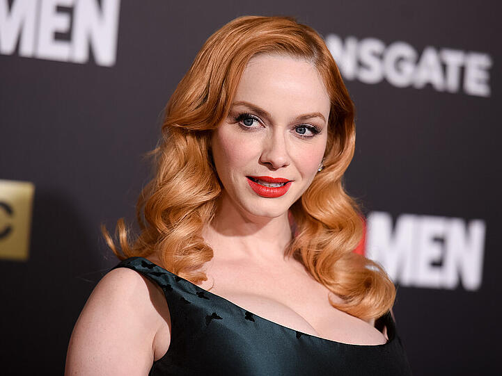 Christina Hendricks'(40) Vorbild war "Anne von Green Gables". Seit sie zehn ist, färbt sie ihre blonden Haare rot und fühlt sich damit viel mehr wie sie selbst.