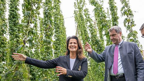 Landwirtschaftsministerin Michaela Kaniber (CSU) und Ministerpräsident Markus Söder (CSU).