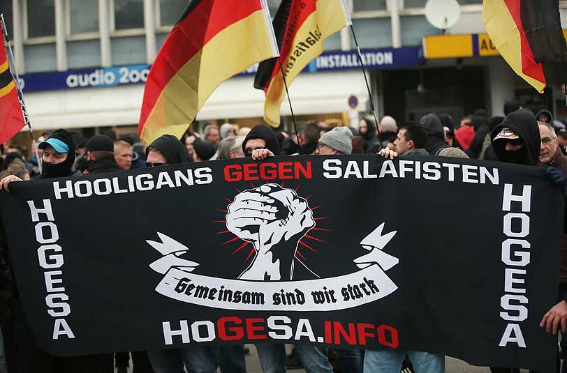 Demos von Extremisten in Wuppertal - die Bilder.