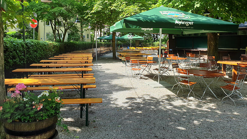 Im Biergarten gibt es noch immer Ahorn statt Tannen.