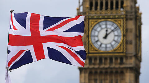 Lässt sich die Uhr zurückdrehen? - Millionen Briten fordern eine Wiederholung des Referendums über die EU-Zugehörigkeit Großbritanniens.