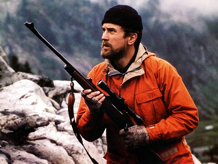1979: Die sozialistischen Staaten verlassen protestierend das Festival. Grund ist der amerikanische Vietnam-Kriegsfilm "The Deer Hunter - Die durch die Hölle gehen" mit Robert De Niro. Die Ostblockdelegationen sehen in dem Film das vietnamesische Volk beleidigt und reisen ab. Das Festival wird mit den restlichen Teilnehmerländern fortgesetzt.