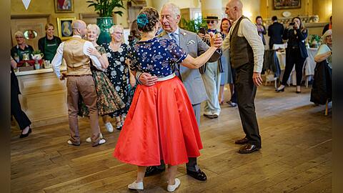 Prinz Charles stellte am Dienstag seine Tanzqualitäten unter Beweis.