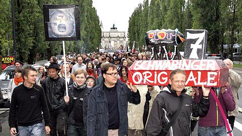 Schwasi-Protest auf der Ludwigstraße im Jahr 2011.