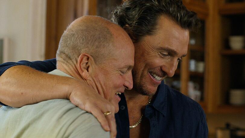 Woody Harrelson (links) und Matthew McConaughey machen sich über das Gerücht, sie seien Brüder, und mehr noch über sich selbst lustig. Woody Harrelson (links) und Matthew McConaughey machen sich über das Gerücht, sie seien Brüder, und mehr noch über sich selbst lustig.