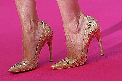 Die High Heels von Sarah Jessica Parker auf dem Rosa Teppich anlässlich der Premiere von 'Sex and The City' in Berlin