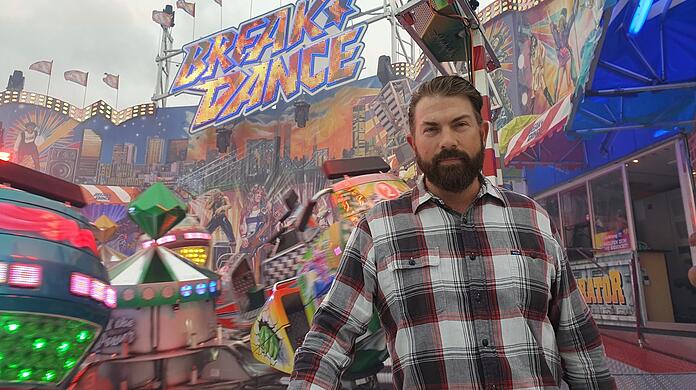 Dieter Zehle, Betreiber eines der beiden Rundfahrgeschäfte "Break Dance".