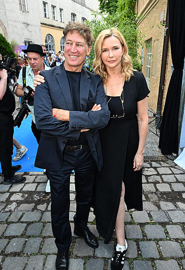 Bestens gelaunt: die Schauspiel-Kollegen Tobias Moretti und Veronica Ferres beim Empfang des FFF Bayern auf der Münchner Praterinsel. Bestens gelaunt: die Schauspiel-Kollegen Tobias Moretti und Veronica Ferres beim Empfang des FFF Bayern auf der Münchner Praterinsel.