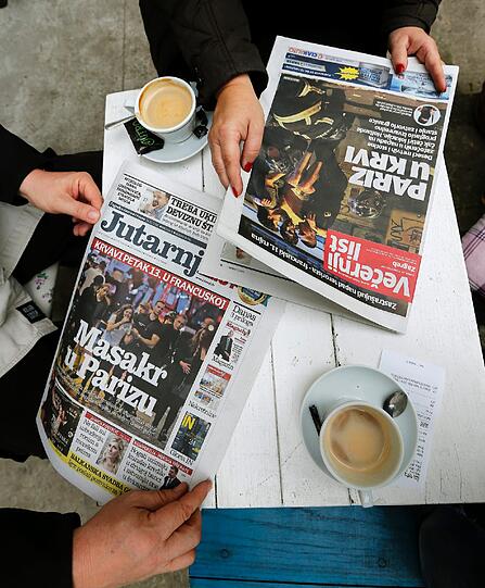 Trauer in und um Paris. Die Bilder nach der Serie von der Terroranschlägen.